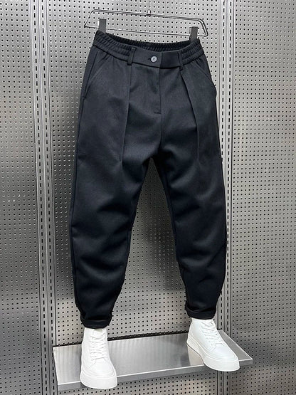 Dogukan | Flatterende en tijdloze flared broek 4