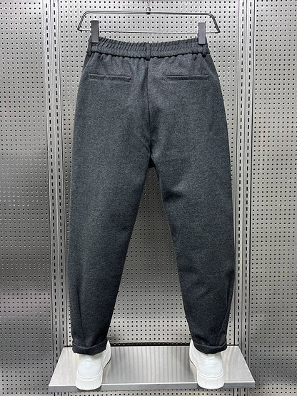 Dogukan | Flatterende en tijdloze flared broek 6