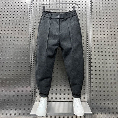 Dogukan | Flatterende en tijdloze flared broek 8