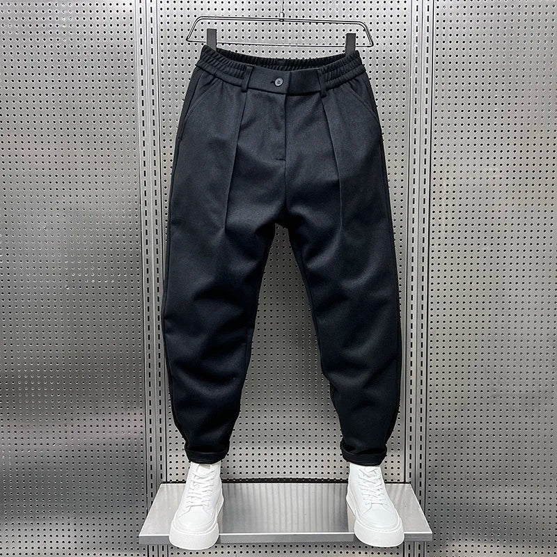 Dogukan | Flatterende en tijdloze flared broek 9
