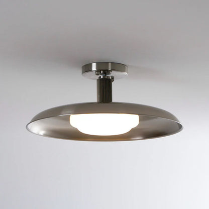 Plafondlamp met handgeblazen glazen kap en gestructureerde metalen rozet – warm sfeerlicht voor woonkamer, slaapkamer en entree