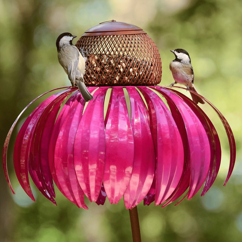 Metalen Vogelvoederstation met Roze Bloemblaadjes – Decoratief Tuinornament voor Wilde Vogels