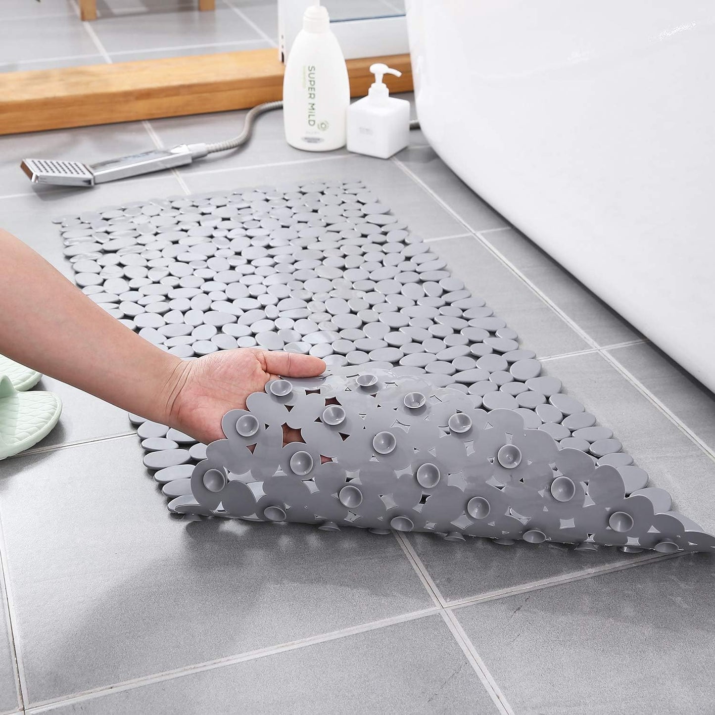 Antislip Badmat met Natuurlijke Kiezelsteenstructuur – Comfortabel en Veilig voor Douche en Bad