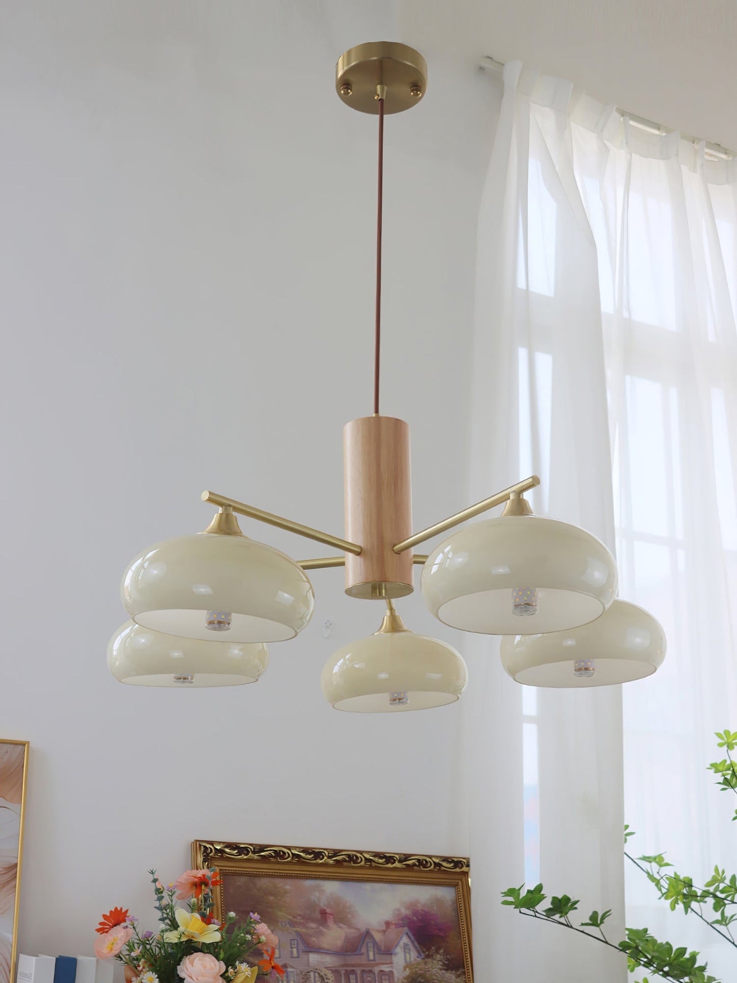Ovale Design Kroonluchter Met Glazen Kappen En Messing Details Voor Woonkamer En Eetkamer