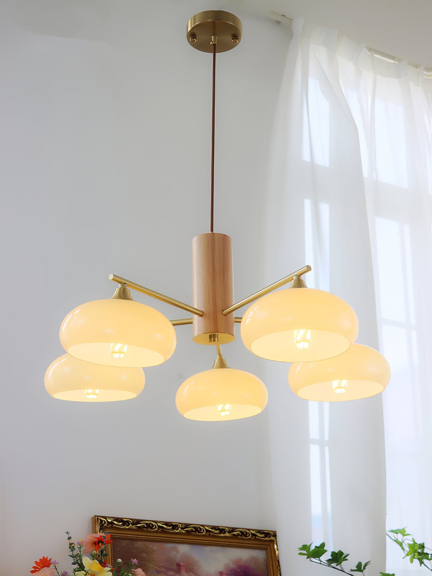 Ovale Design Kroonluchter Met Glazen Kappen En Messing Details Voor Woonkamer En Eetkamer
