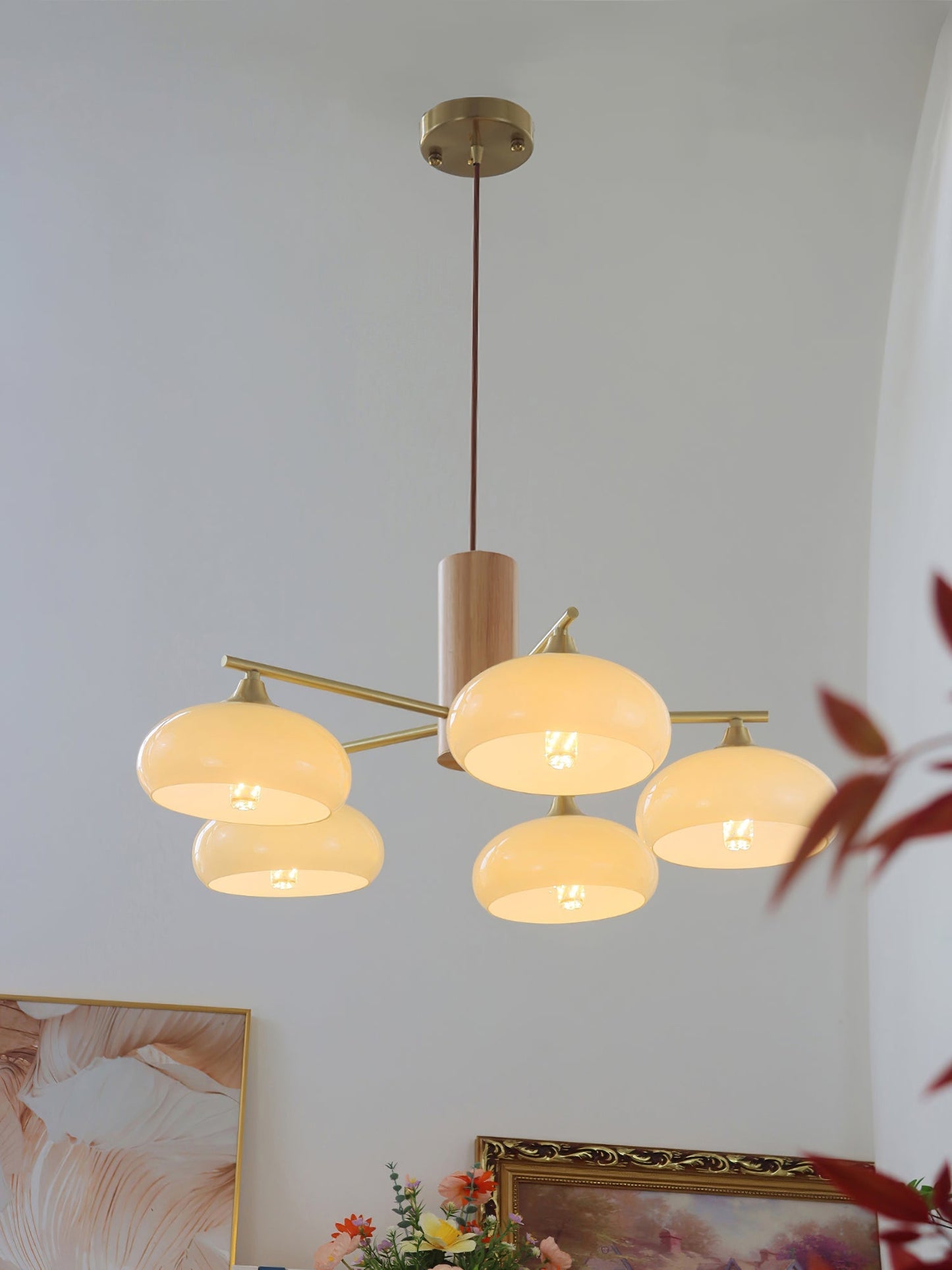 Ovale Design Kroonluchter Met Glazen Kappen En Messing Details Voor Woonkamer En Eetkamer