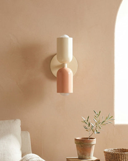 Metalen Wandlamp met Tweevoudige Lichtstraal – Scandinavische Design Verlichting voor Moderne Interieurs