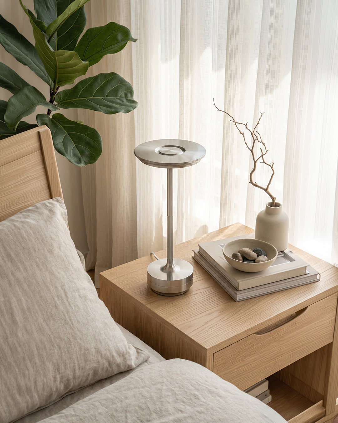 Oplaadbare LED Tafellamp met Dimfunctie Cilindervorm Metaal Draadloze Sfeerlamp