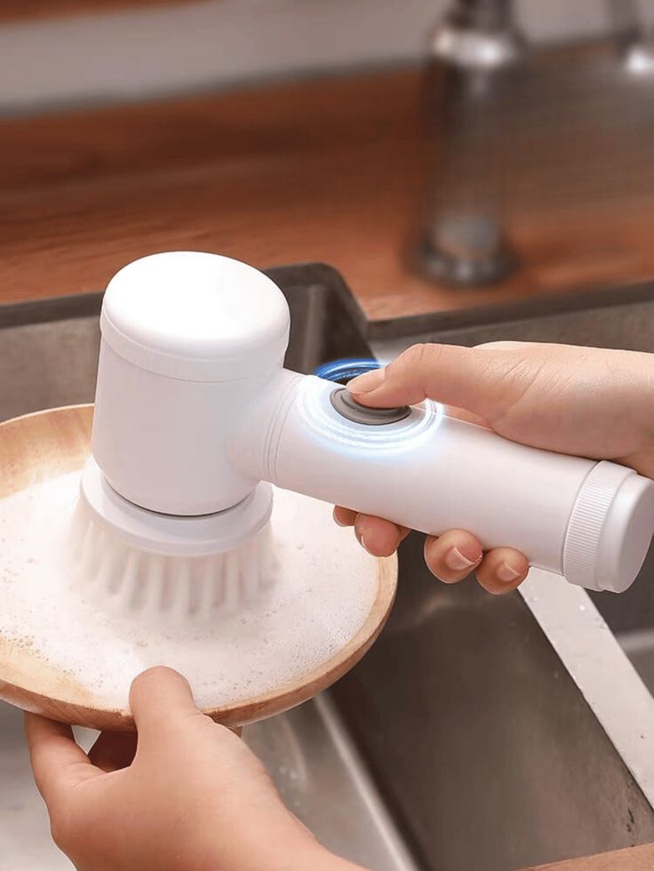 Elektrische Schrobborstel met Koperen Details en Verstelbare Snelheden – Afwasbaar Keukengereedschap