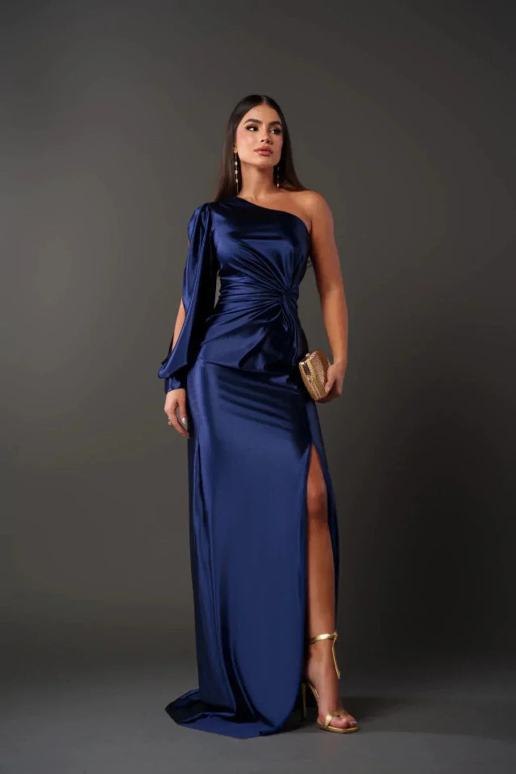 Evi | Elegante abito asimmetrico in raso 11