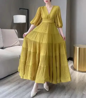 Vrouwelijke Zomerjurk Elegante Snit Luxe Stof