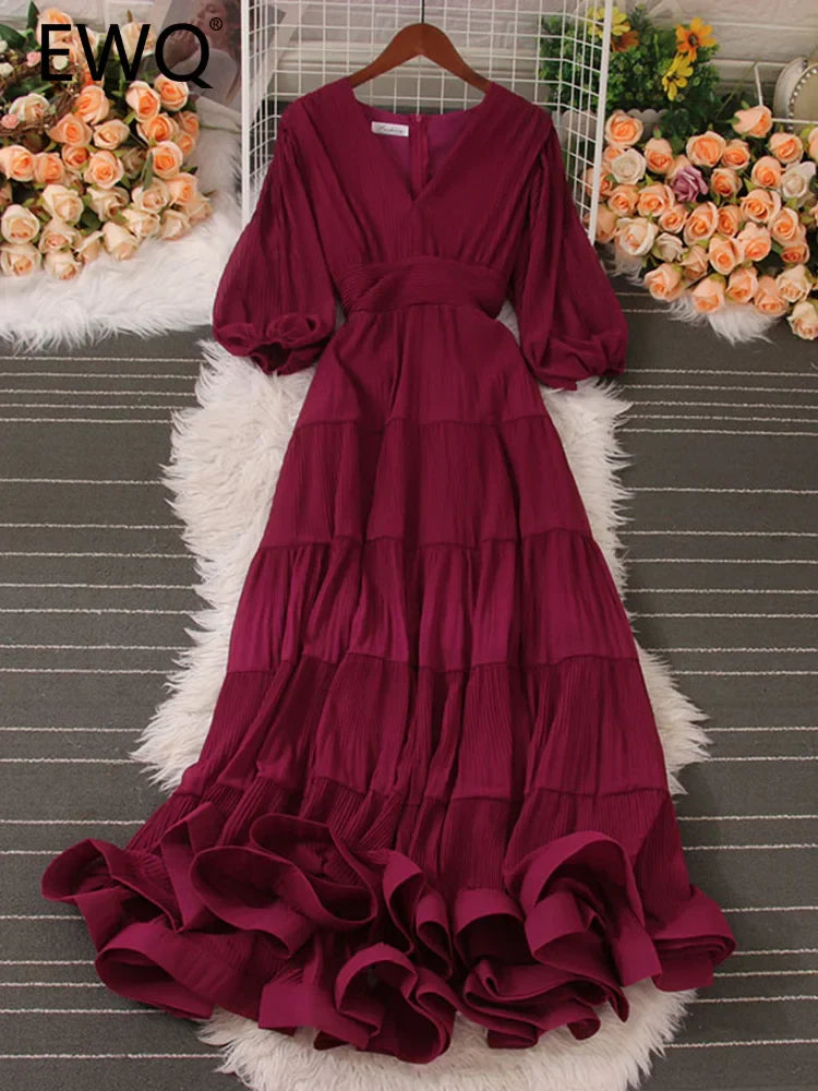 Vrouwelijke Zomerjurk Elegante Snit Luxe Stof