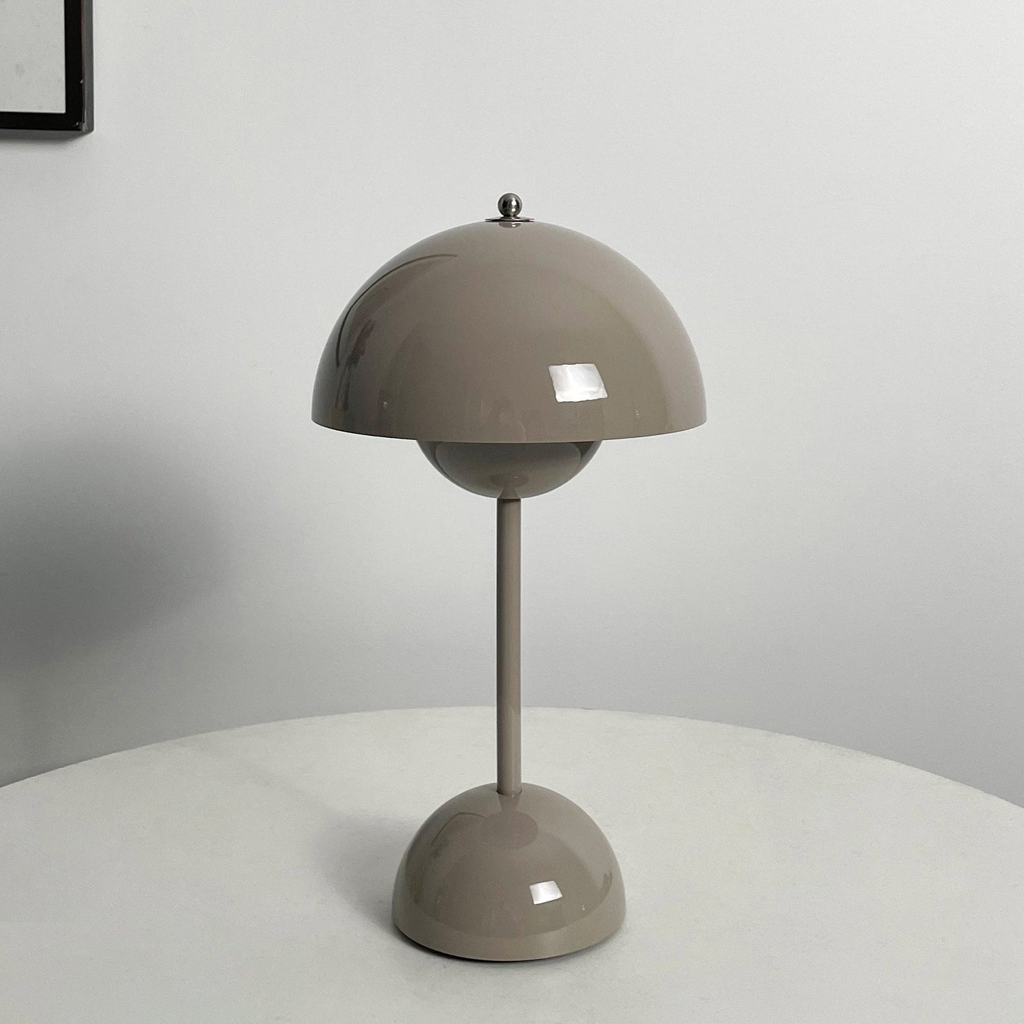 Draadloze Tafellamp met Geïntegreerde LED Accu — Dimbaar 3000K-6000K | Icoon Scandinavisch Design