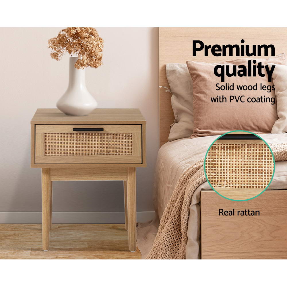 Nachtkastje met Rotan Lade en Houten Poten – Compact Boho Design 40 cm