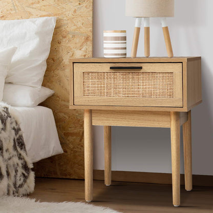 Nachtkastje met Rotan Lade en Houten Poten – Compact Boho Design 40 cm