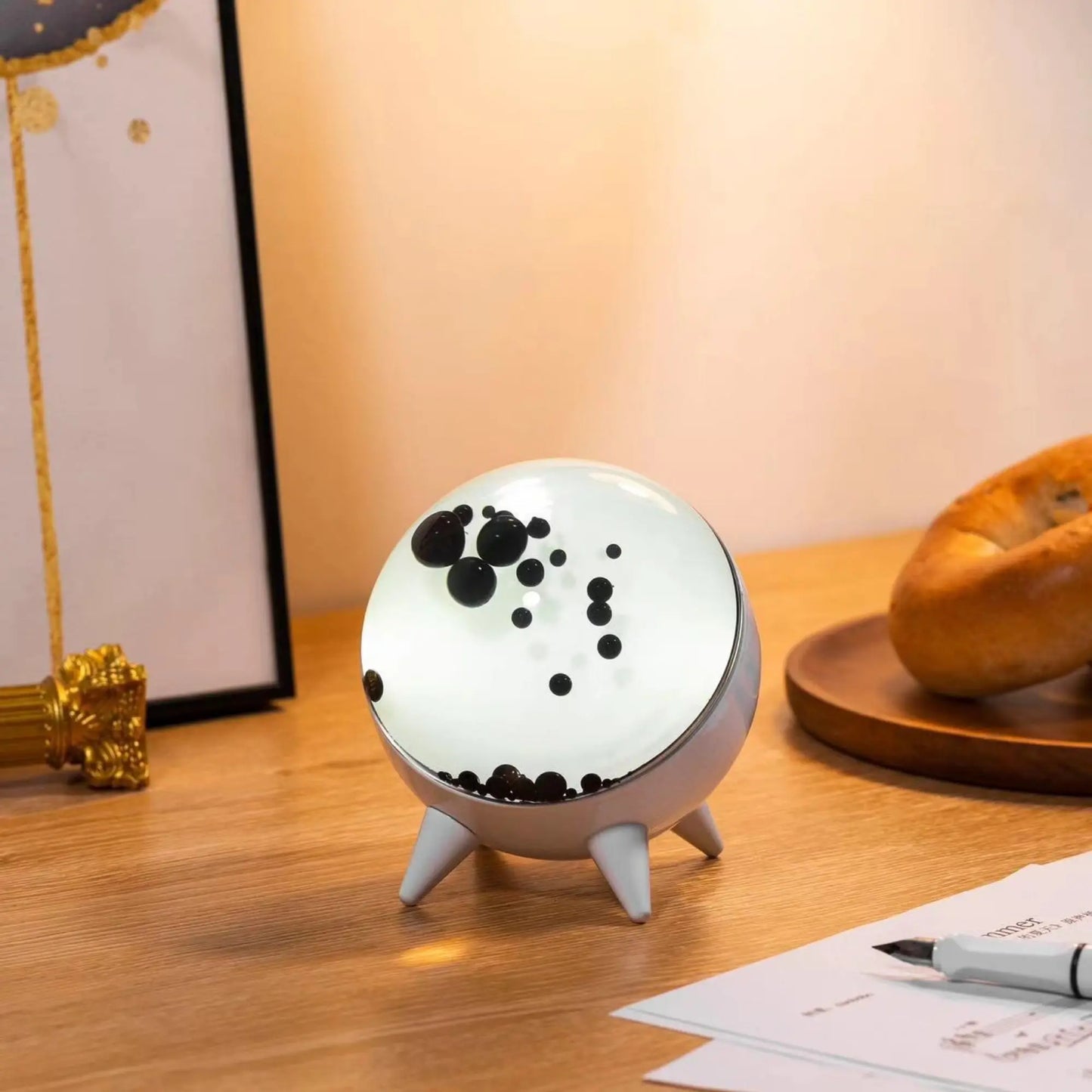 Ferrofluid Display Bluetooth Speaker ABS Glas 10,6 cm Muziek Visualizer Magnetisch Vloeistof Bureau Decoratie Cadeau Tech Kunstobject