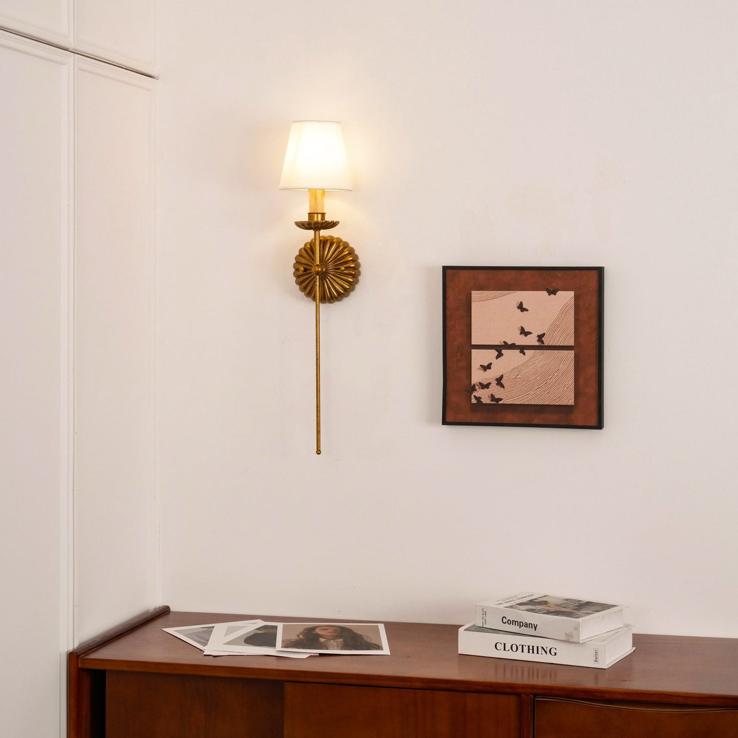 Luxe dubbele wandlamp met stoffen kap en antiek goud bladgoud afwerking voor hal en woonkamer