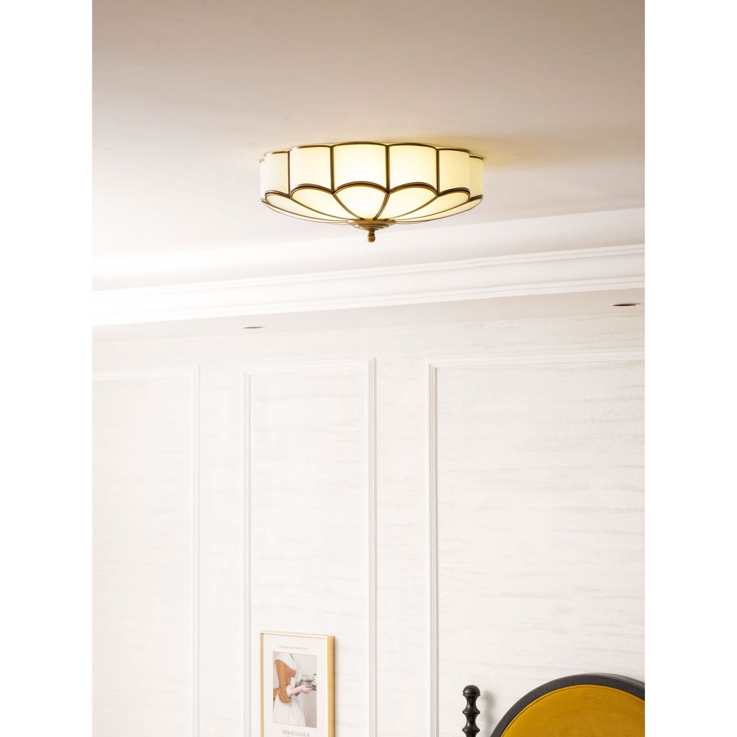 Bloemvormige Glazen Plafondlamp met Messing Afwerking – Postmodern Design met 3,4 of 6 Lichtpunten