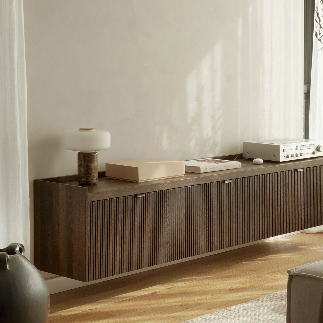 Oplaadbare Marmeren Tafellamp met Opaalglaskapje – Dimbaar Draadloos Sfeerlicht met Natuursteen Basis voor Woonkamer Slaapkamer Luxe Interieur