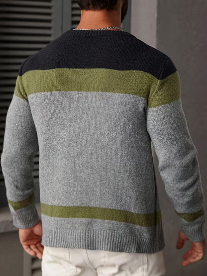 Gebreide trui met color block ontwerp en ronde hals