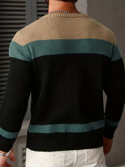 Gebreide trui met color block ontwerp en ronde hals