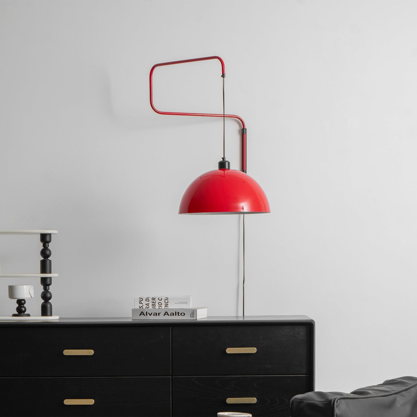 Geometrische Wandlamp Plug-In met Dimfunctie – Rood & Zwart Metalen Design – 3 Maten S/M/L