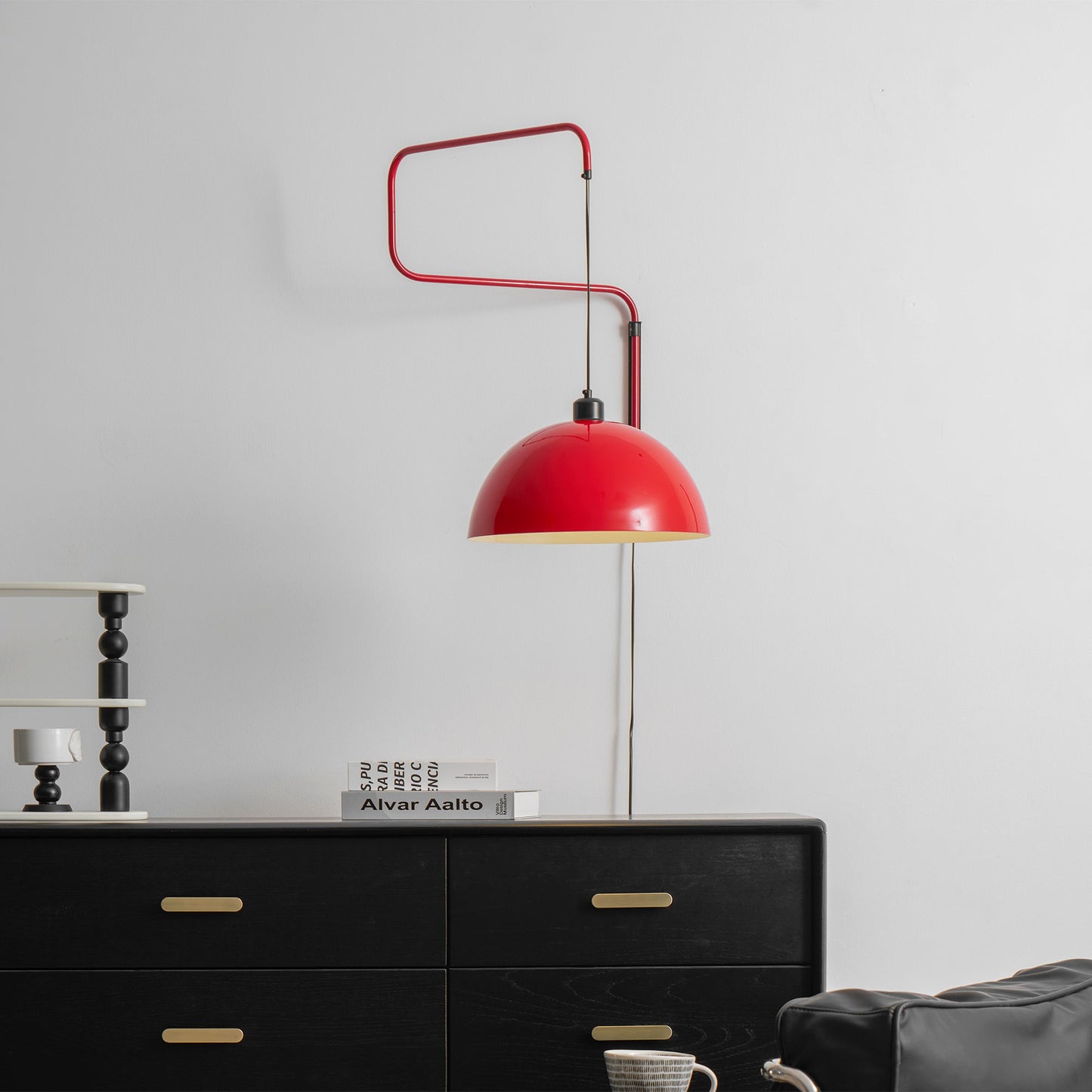 Geometrische Wandlamp Plug-In met Dimfunctie – Rood & Zwart Metalen Design – 3 Maten S/M/L