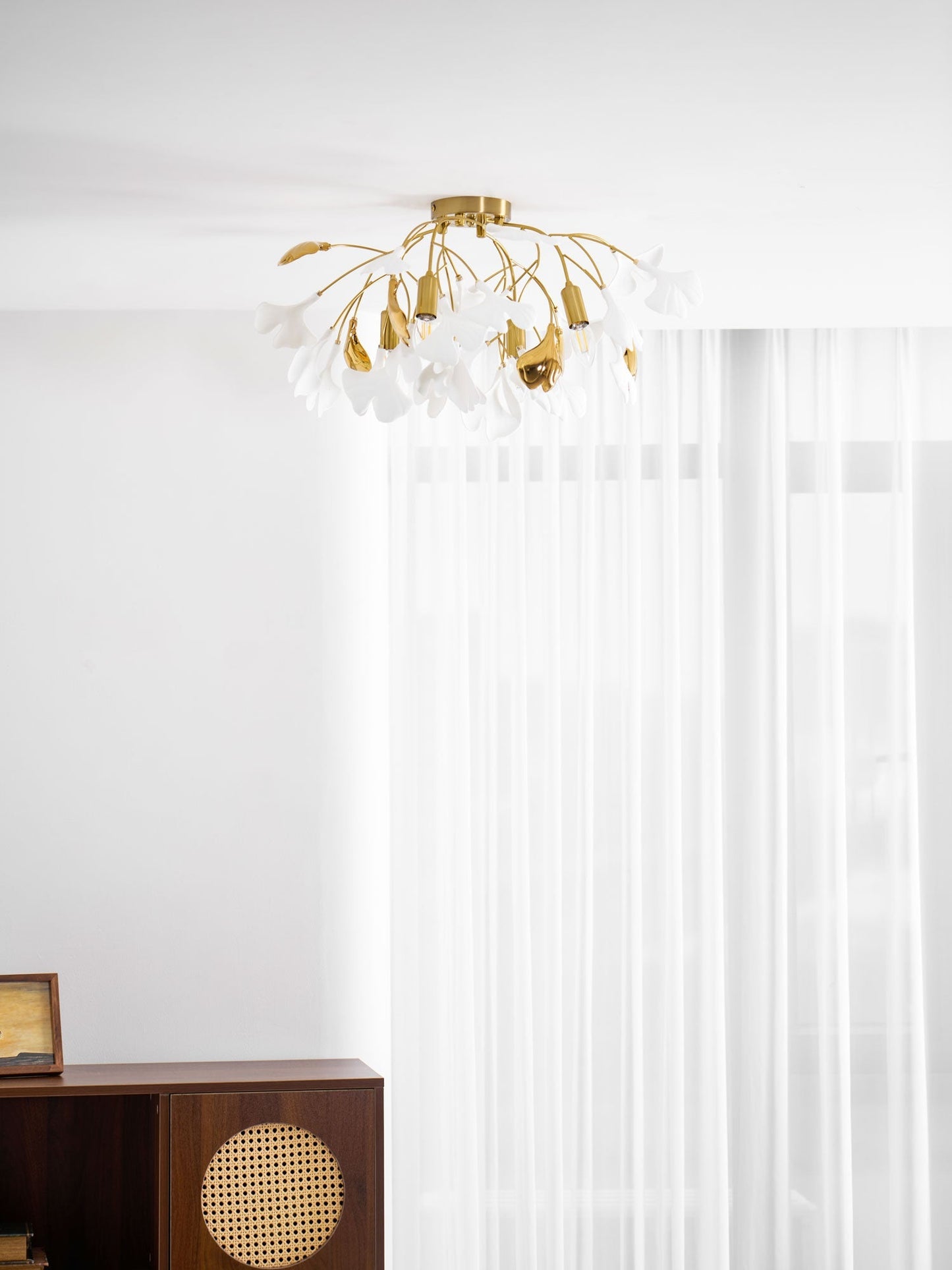 Keramische Hanglamp Ginkgo-Blad – Goudkleurige Armatuur met Witte Bladeren – Modern Natuurgeïnspireerd Design voor Woonkamer Eetkamer Slaapkamer