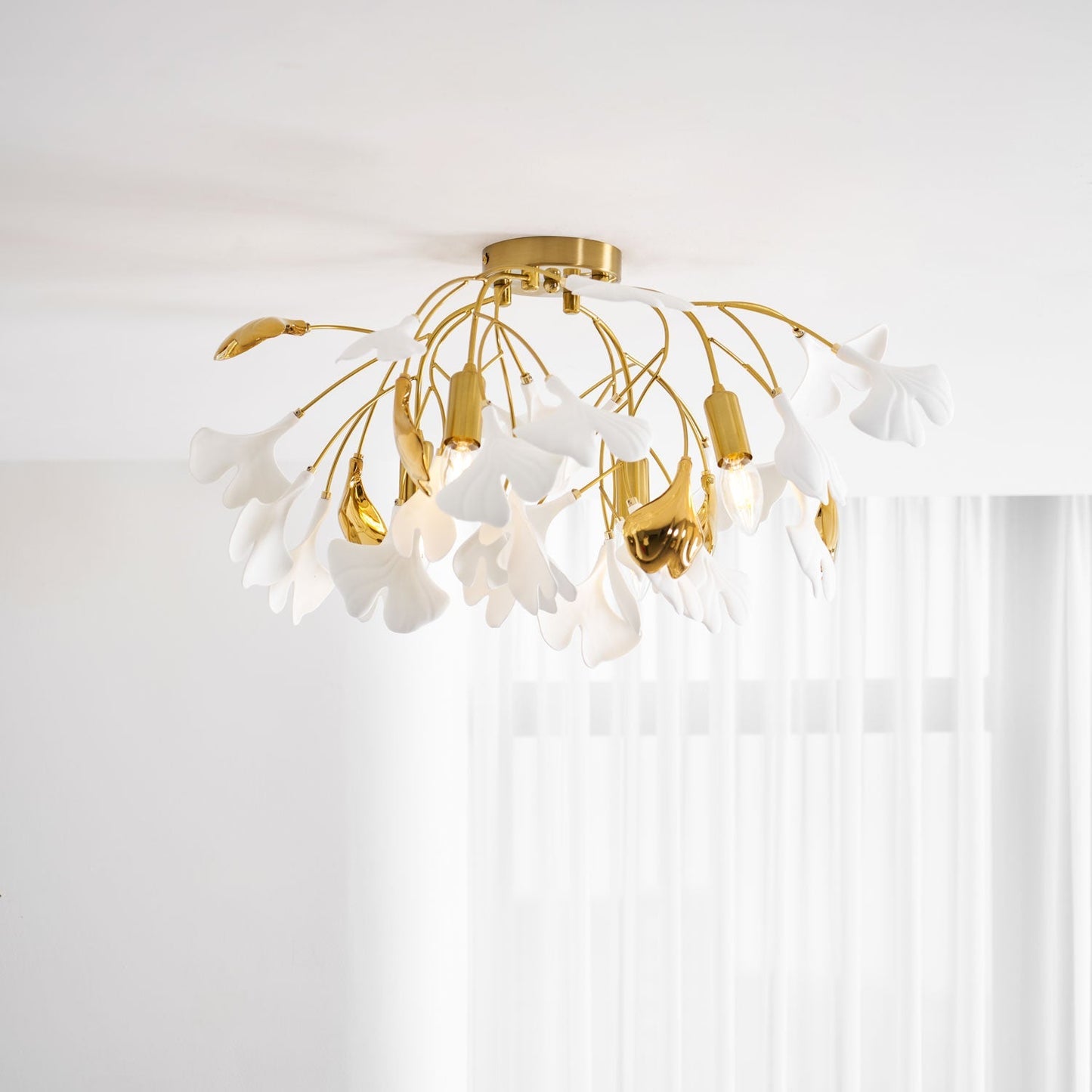 Keramische Hanglamp Ginkgo-Blad – Goudkleurige Armatuur met Witte Bladeren – Modern Natuurgeïnspireerd Design voor Woonkamer Eetkamer Slaapkamer