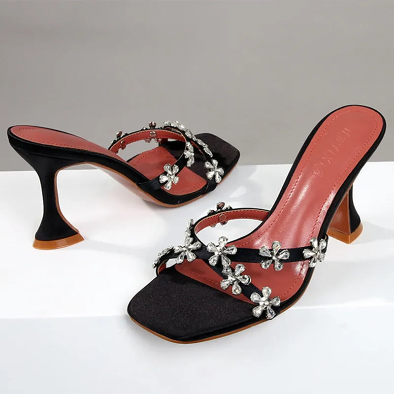 Bloemendecoratie Sandalen voor Vrouw Zomer - StudioMarella