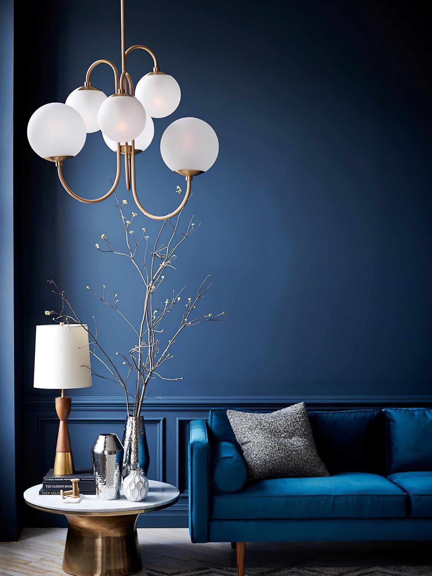 Zwanenhals Kroonluchter Ø76 cm – 8-Lichts Hanglamp met Glazen Bollen Goud/Zwart