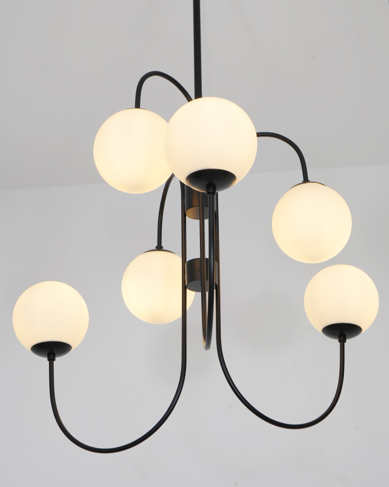 Zwanenhals Kroonluchter Ø76 cm – 8-Lichts Hanglamp met Glazen Bollen Goud/Zwart