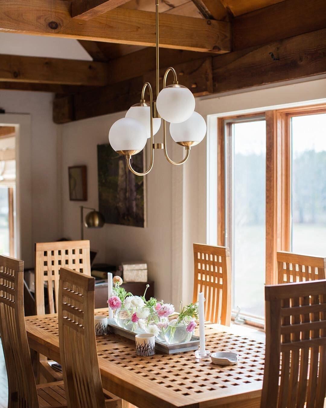 Zwanenhals Kroonluchter Ø76 cm – 8-Lichts Hanglamp met Glazen Bollen Goud/Zwart
