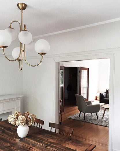 Zwanenhals Kroonluchter Ø76 cm – 8-Lichts Hanglamp met Glazen Bollen Goud/Zwart