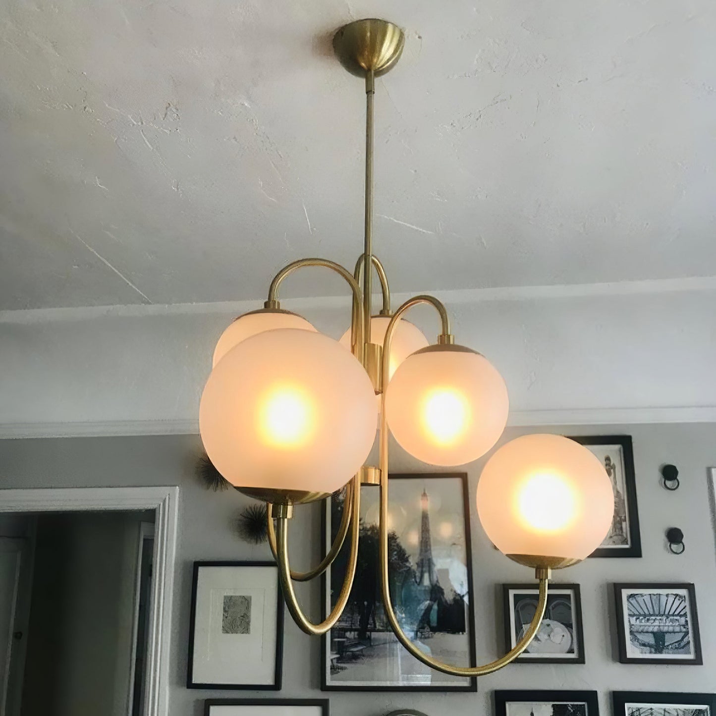 Zwanenhals Kroonluchter Ø76 cm – 8-Lichts Hanglamp met Glazen Bollen Goud/Zwart