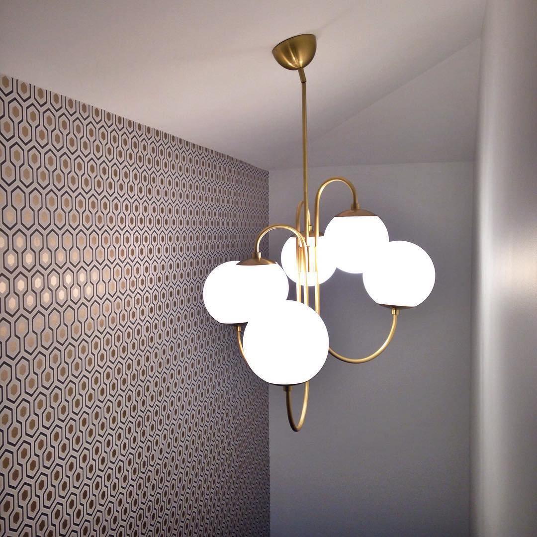 Zwanenhals Kroonluchter Ø76 cm – 8-Lichts Hanglamp met Glazen Bollen Goud/Zwart