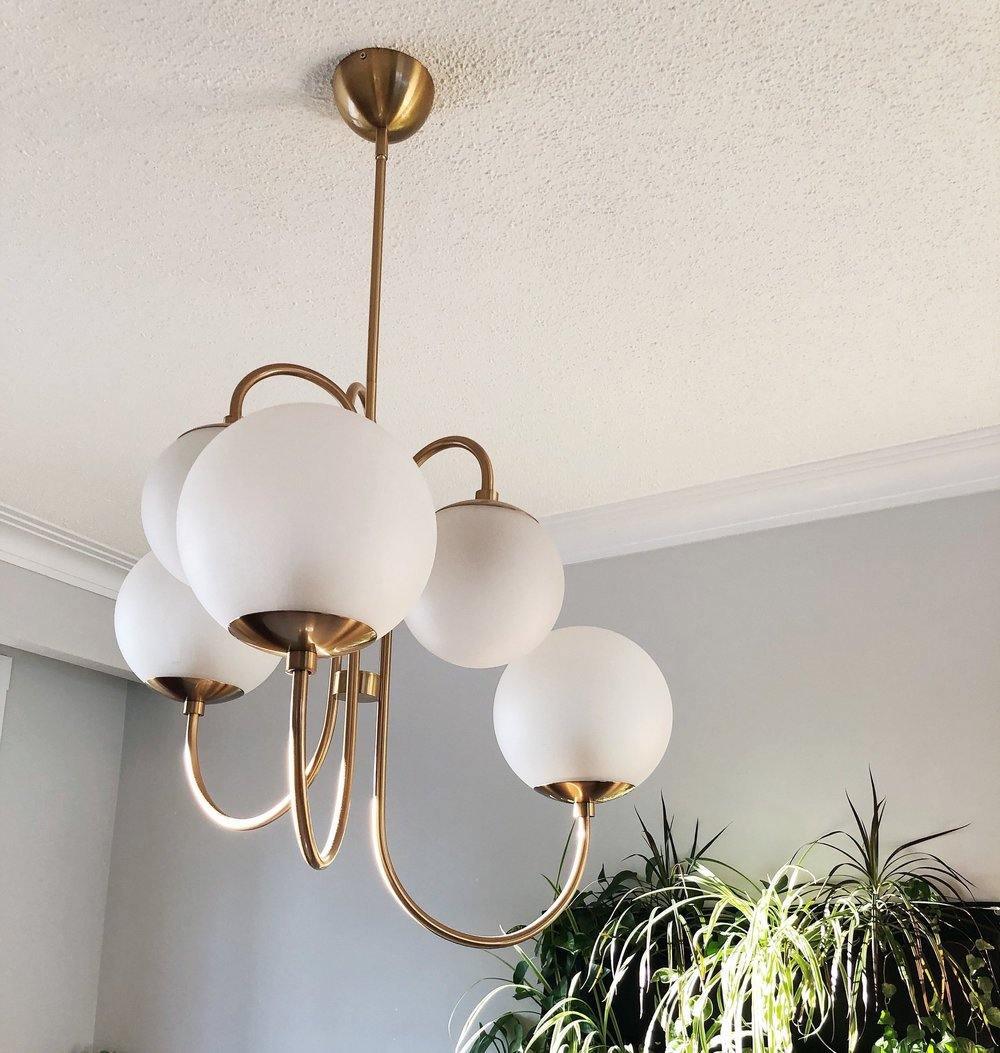 Zwanenhals Kroonluchter Ø76 cm – 8-Lichts Hanglamp met Glazen Bollen Goud/Zwart
