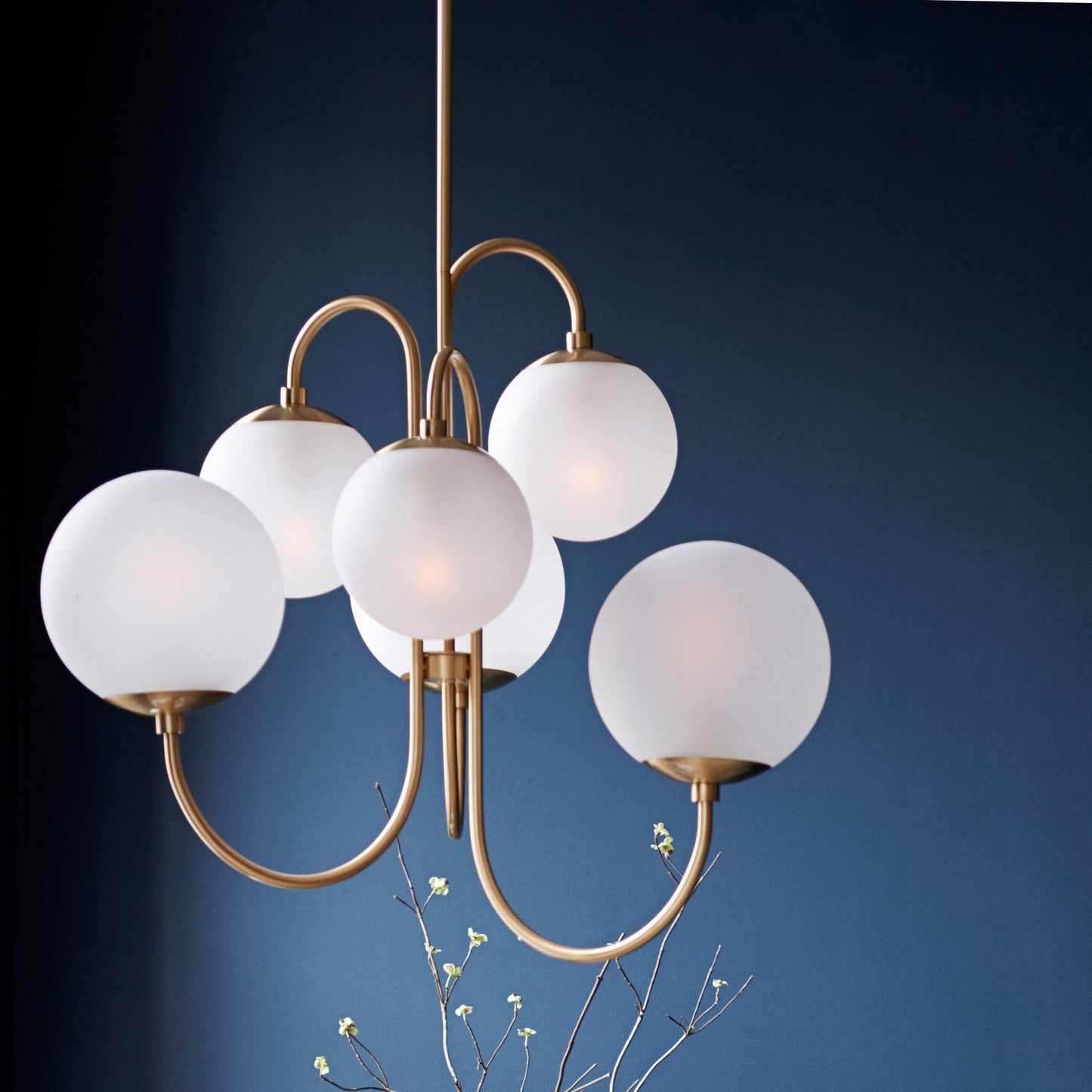 Zwanenhals Kroonluchter Ø76 cm – 8-Lichts Hanglamp met Glazen Bollen Goud/Zwart