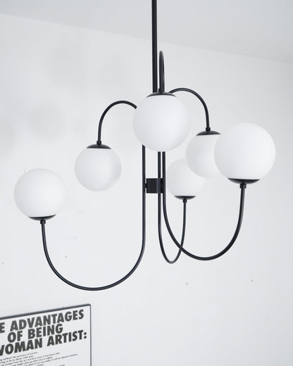 Zwanenhals Kroonluchter Ø76 cm – 8-Lichts Hanglamp met Glazen Bollen Goud/Zwart