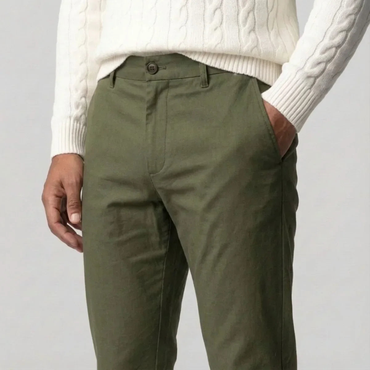 Groene chino met regular fit en zijzakken