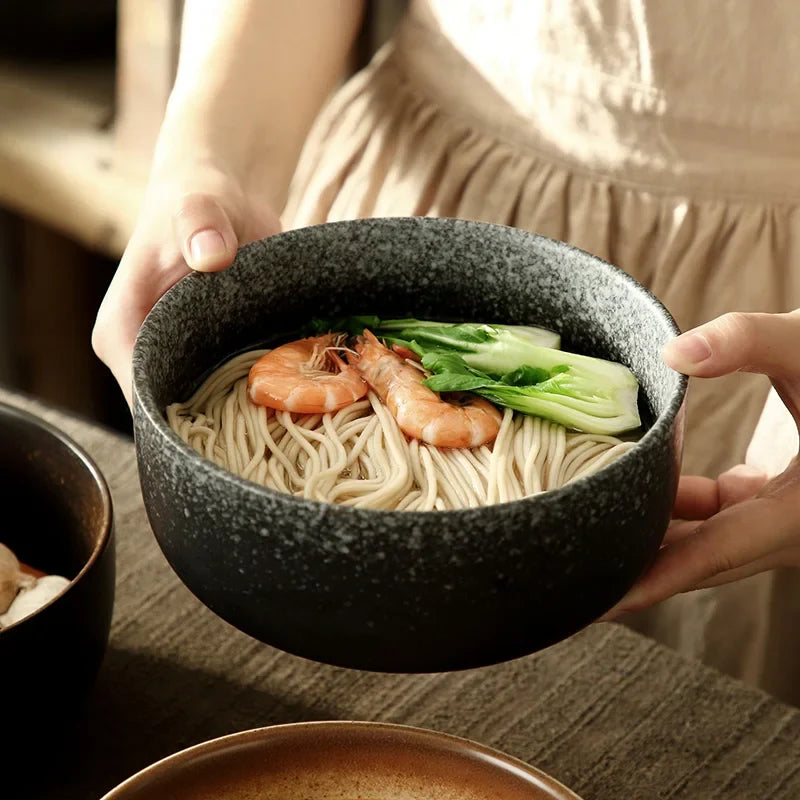 Keramische Kommenset 4-Delig – Moderne Ambachtelijke Schalen voor Soep, Ramen en Salade