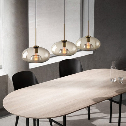 Glazen Hanglamp met Cognackleurige Kap – Stijlvolle Eetkamerverlichting in Verschillende Vormen