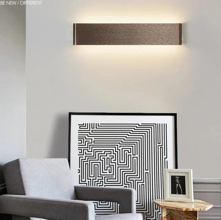 Ultra-dunne design wandlamp APHRODITE — moderne aluminium LED-wandverlichting met acryl kap