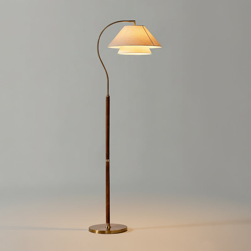 Luxe Vloerlamp met Dubbele Stoffen Kap en Houten Details – 155 cm Hoog Design Statement