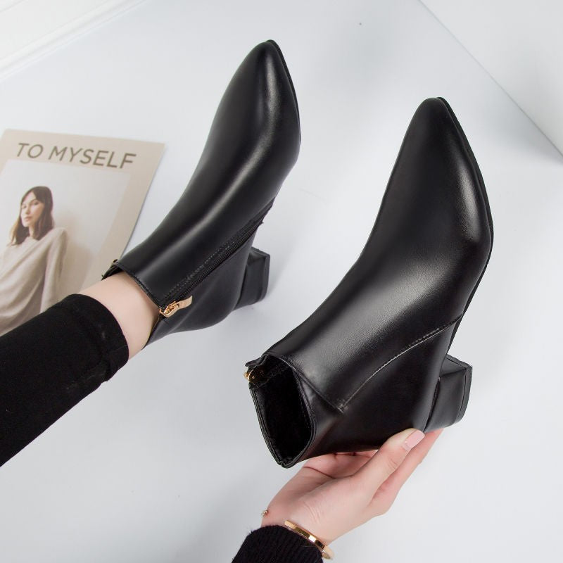 Hatzel | Zwarte Enkellaarsjes Dames – Stijlvol, Comfortabel & Duurzaam 1