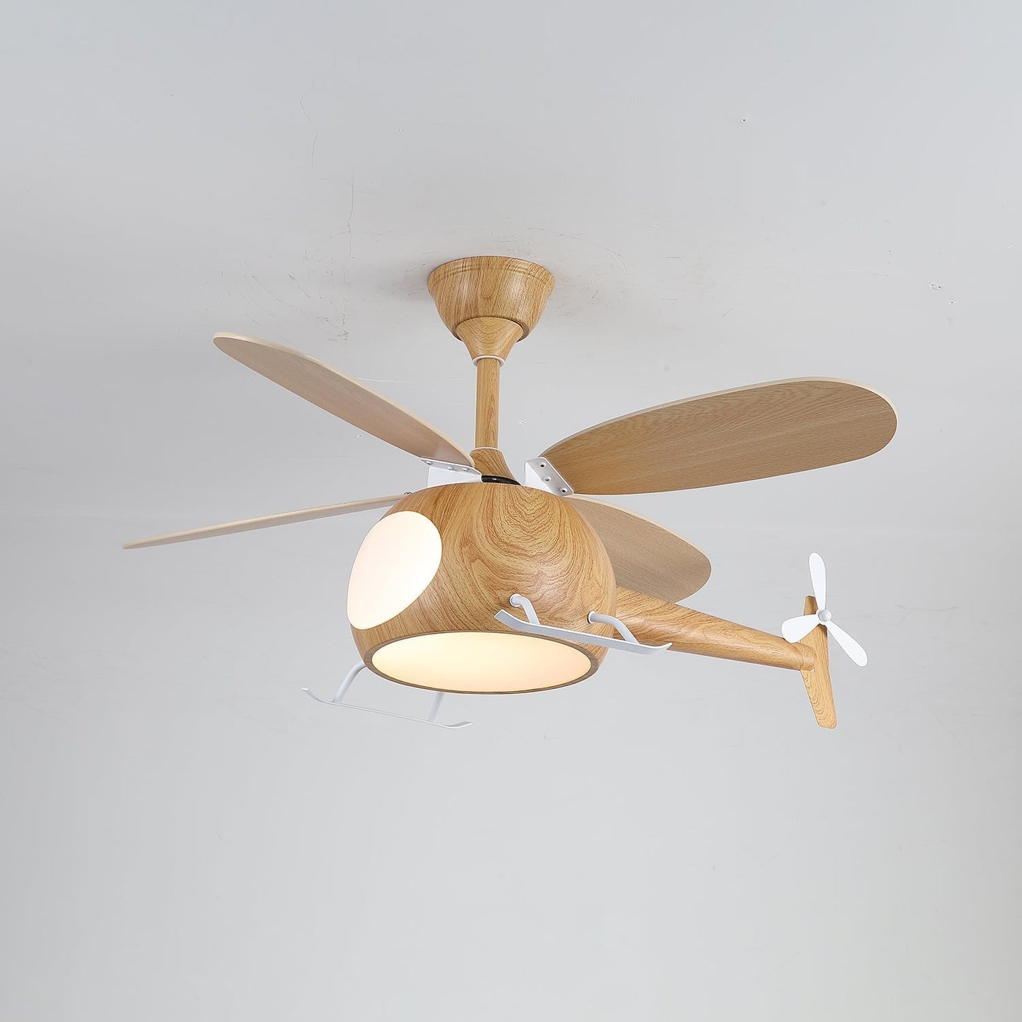 Moderne Plafondventilator met Verlichting Aviara Breeze – Ø70×H30 cm – 6 Snelheden – LED 35W – Walnoot & Houtkleur – Afstandsbediening – Kinderkamer & Woonkamer