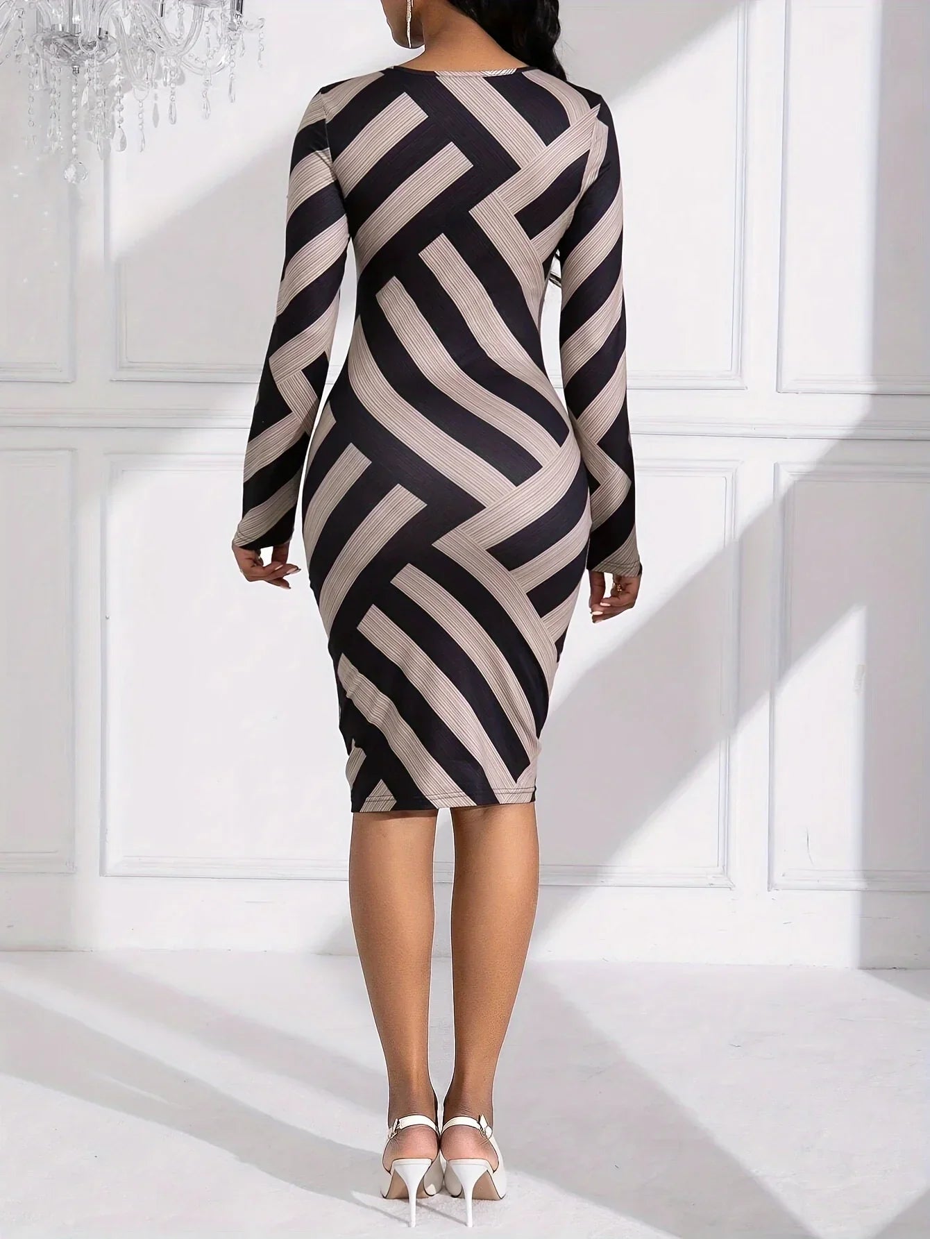 Afrikaanse Jurk Elegante Streep Bedrukt Kleurrijk Design