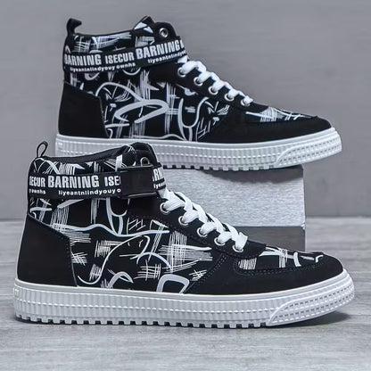 Hoge sneakers met grafisch patroon en vetersluiting
