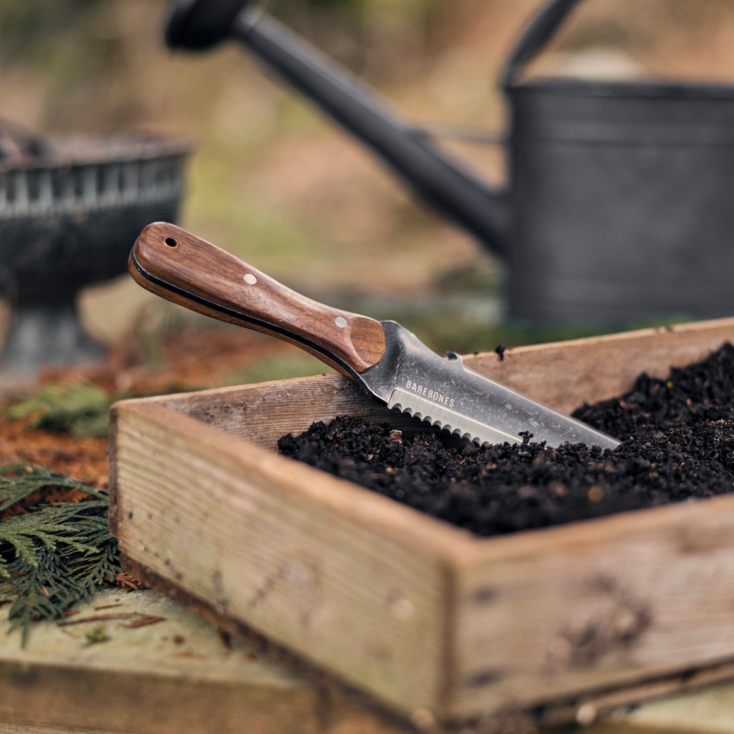 Hori Hori Tuingereedschap met Holle Gegolfde Kling en Walnoten Handgreep voor Tuinieren