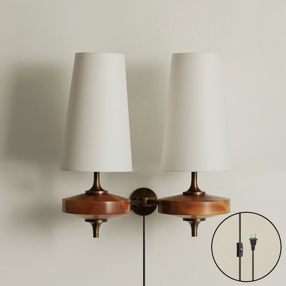 Design Wandlamp met Stekker in Hout en Messing – Natuurlijke Verlichting met Stoffen Kap 1 of 2 Lichtpunten